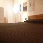 Attic Loft With Park In The Shadow Of The Dolomites 公寓 *